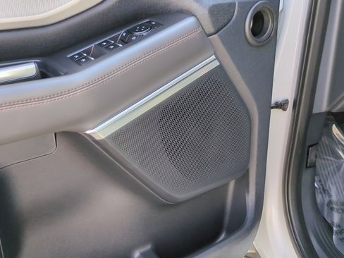 Used 2025 Ford Expedition Active image 13