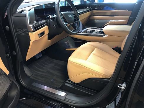 Used 2026 Cadillac Escalade IQ Sport 2 AWD/4WD image 5