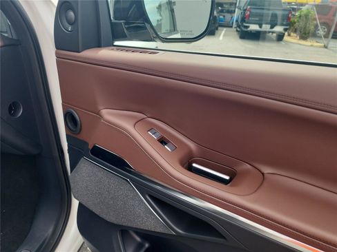 New 2026 Lincoln Navigator Reserve AWD/4WD image 25