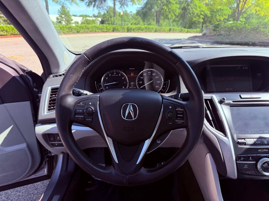 Used 2017 Acura TLX w/ Technology Package FWD image 19