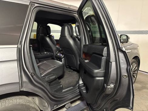 Used 2021 Lincoln Navigator Reserve AWD/4WD image 13