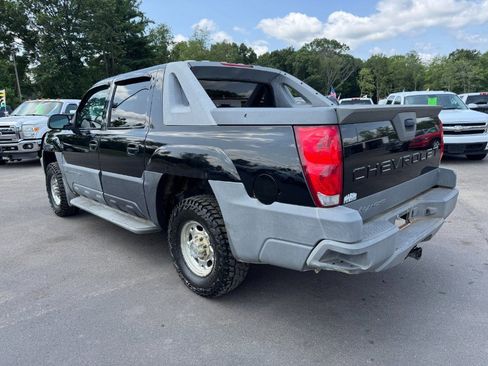 Used 2002 Chevrolet Avalanche 2500 w/ Convenience Pkg AWD/4WD image 3