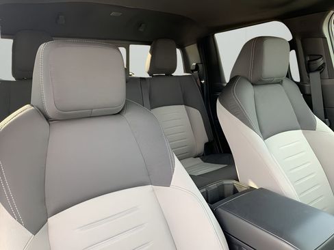 Used 2024 Toyota Tacoma TRD Off-Road image 17