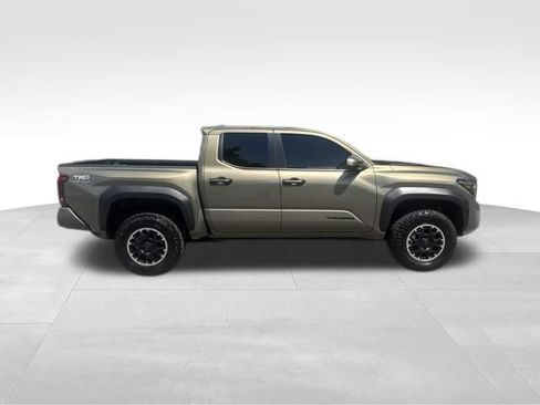 Used 2026 Toyota Tacoma TRD Off-Road AWD/4WD image 7