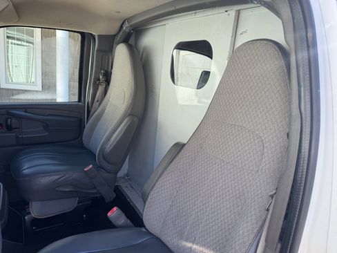 Used 2011 Chevrolet Express 3500 image 12