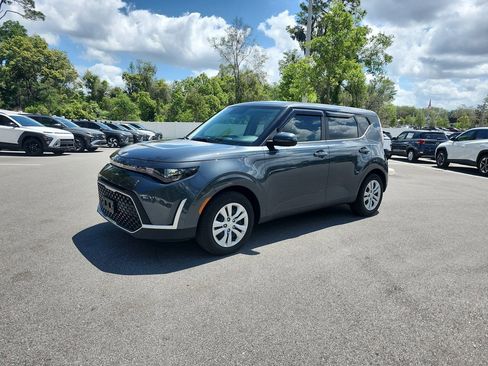 Used 2024 Kia Soul LX image 1