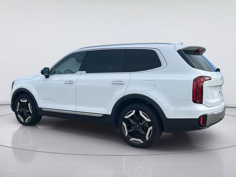 Used 2025 Kia Telluride S FWD image 6