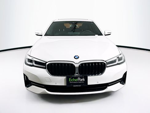 Used 2022 BMW 530i w/ Convenience Package RWD image 2