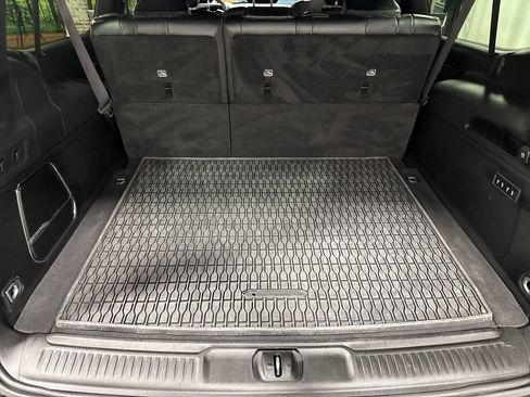 Used 2024 Jeep Wagoneer L Series II w/ Flexible Seating Group AWD/4WD image 27