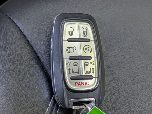 Used 2024 Chrysler Pacifica Touring-L FWD image 29