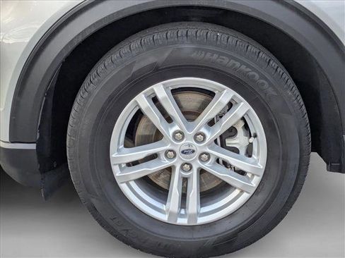 Used 2023 Ford Explorer XLT image 22