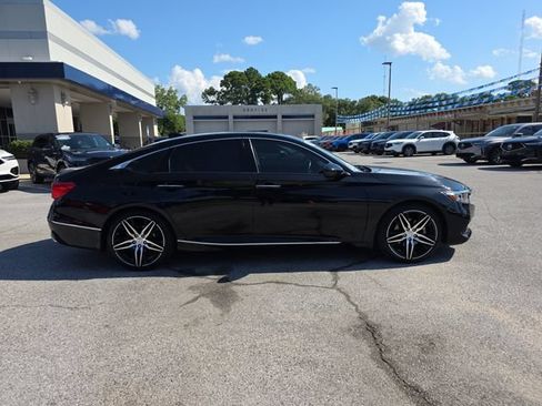 Used 2022 Honda Accord Touring image 3