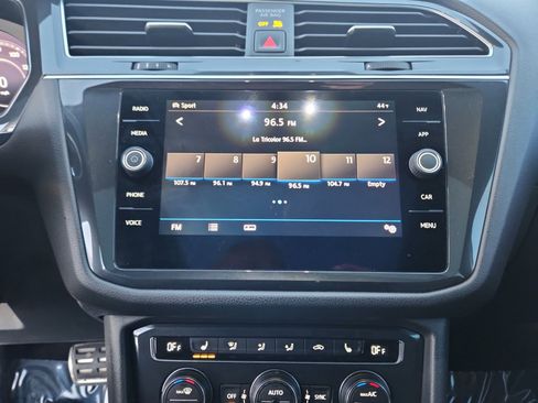 Used 2019 Volkswagen Tiguan SEL R-Line w/ 3rd Row Seat Package image 29