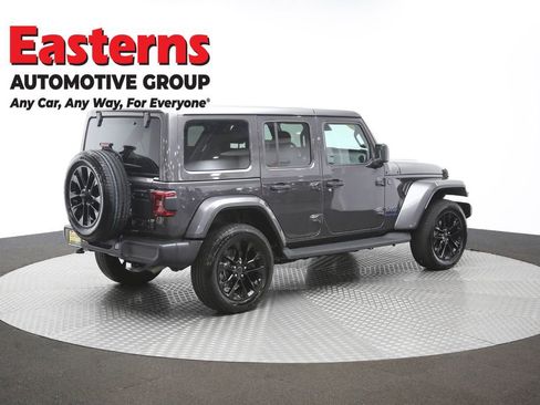 Used 2025 Jeep Wrangler Unlimited Sahara AWD/4WD image 41