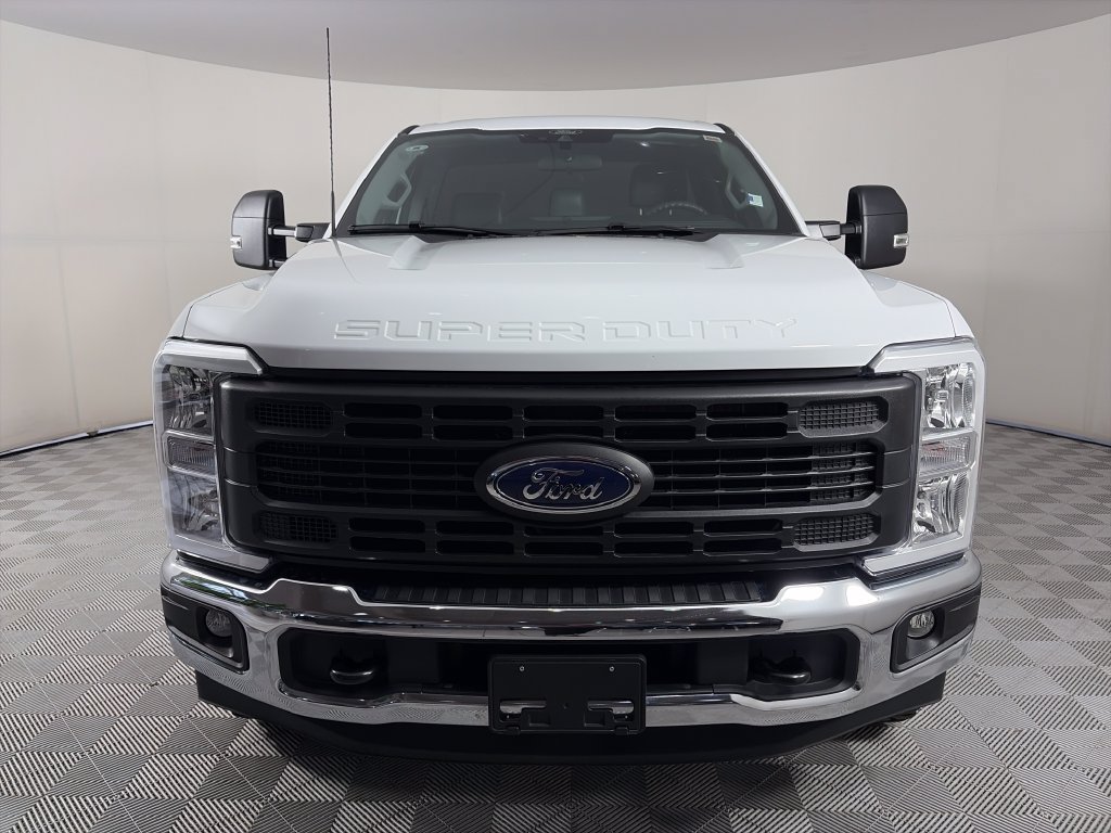 Used 2025 Ford F250 XL AWD/4WD image 2