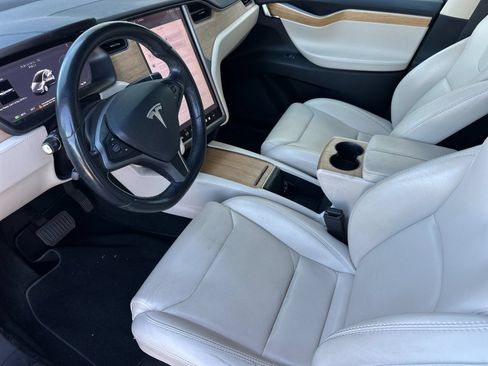 Used 2018 Tesla Model X 75D AWD/4WD image 9