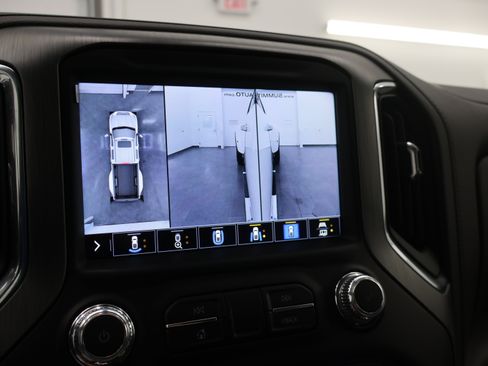 Used 2022 GMC Sierra 3500 Denali w/ Denali Ultimate Package AWD/4WD image 22
