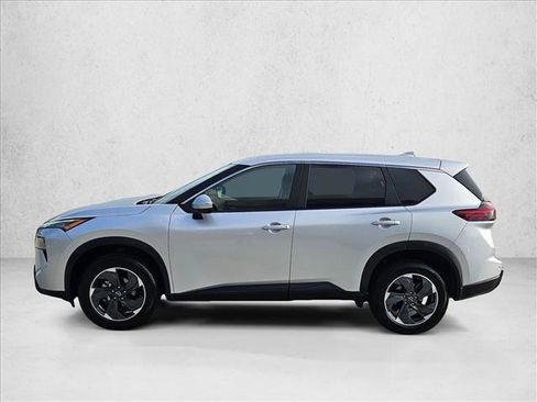 Used 2025 Nissan Rogue SV image 9