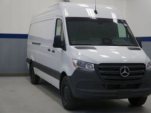 New 2025 Mercedes-Benz Sprinter 2500 image 1