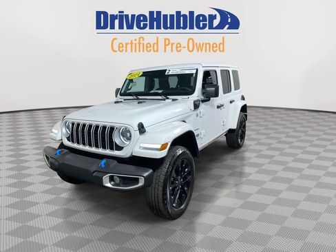 Used 2024 Jeep Wrangler Sahara image 6