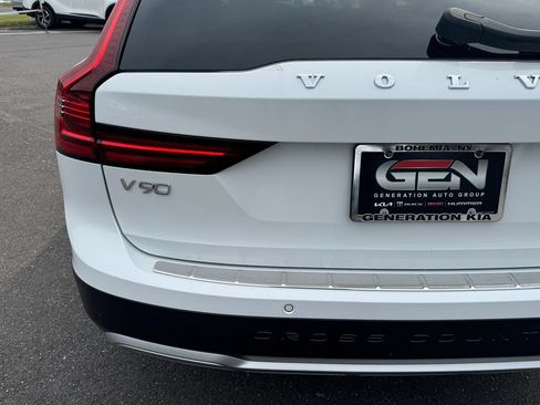 Used 2023 Volvo V90 B6 Cross Country Ultimate AWD/4WD image 38