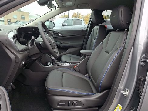 New 2026 Buick Encore GX Sport Touring image 6