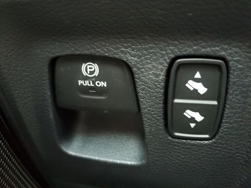 Used 2021 RAM 1500 Limited image 31