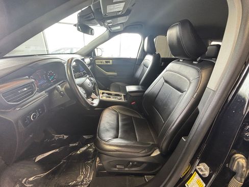 Used 2023 Ford Explorer Limited image 35