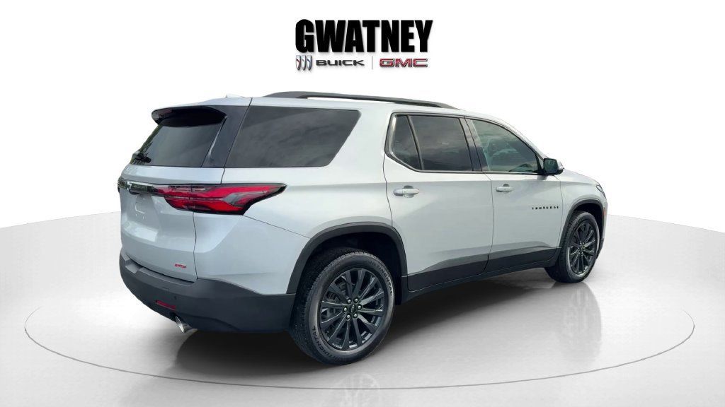 Used 2022 Chevrolet Traverse RS FWD image 5