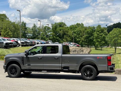 Used 2023 Ford F250 XLT w/ XLT Premium Package AWD/4WD image 5