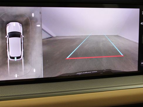 New 2025 Porsche Cayenne image 22