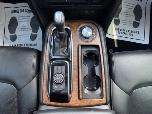 Used 2023 Nissan Armada SL w/ Captain's Chairs Package image 24