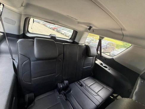 Used 2016 Chevrolet Suburban LT AWD/4WD image 19