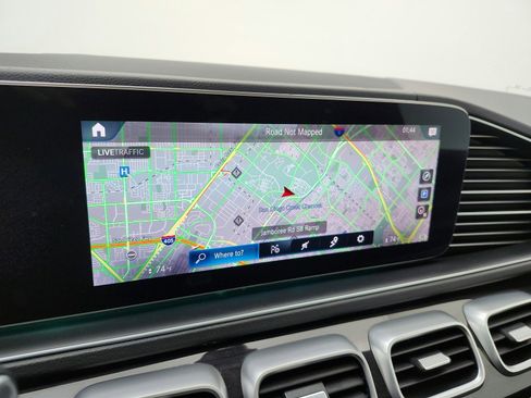 Used 2022 Mercedes-Benz GLS 450 4MATIC image 9