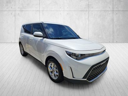 Used 2025 Kia Soul LX w/ LX Technology Package