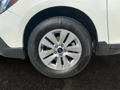 Used 2018 Subaru Outback 2.5i image 12