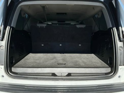 Used 2018 Chevrolet Suburban LT image 19