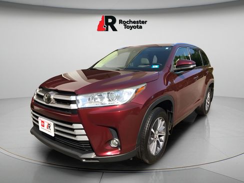 Certified 2018 Toyota Highlander XLE AWD/4WD image 3