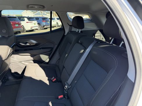 Used 2024 GMC Terrain SLE image 6