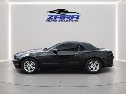 Used 2014 Ford Mustang Convertible RWD image 4