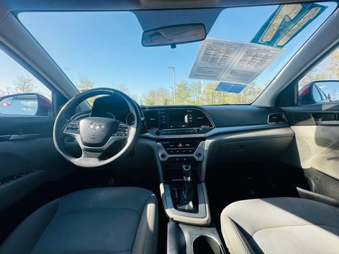 Used 2017 Hyundai Elantra SE FWD image 12