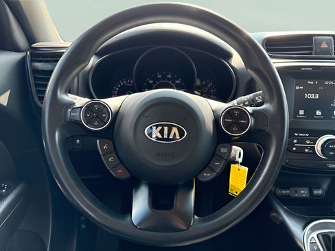 Used 2018 Kia Soul + FWD image 14