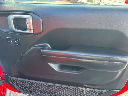 Used 2018 Jeep Wrangler Unlimited Sport S image 38