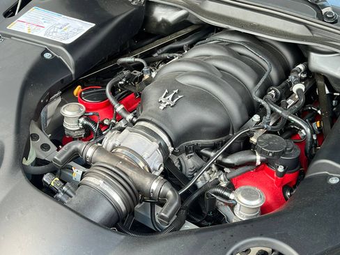 Used 2018 Maserati GranTurismo MC RWD image 37
