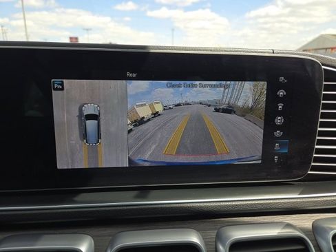 Used 2021 Mercedes-Benz GLS 450 4MATIC image 19