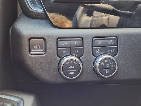 Used 2022 GMC Sierra 1500 Elevation w/ Elevation Premium Package AWD/4WD image 16