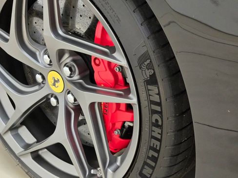 Used 2020 Ferrari 812 Superfast image 14