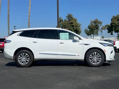 Used 2024 Buick Enclave Premium image 3