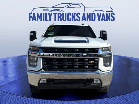 Used 2022 Chevrolet Silverado 3500 LT w/ Convenience Package image 8