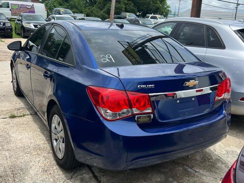 Used 2013 Chevrolet Cruze LS FWD image 4